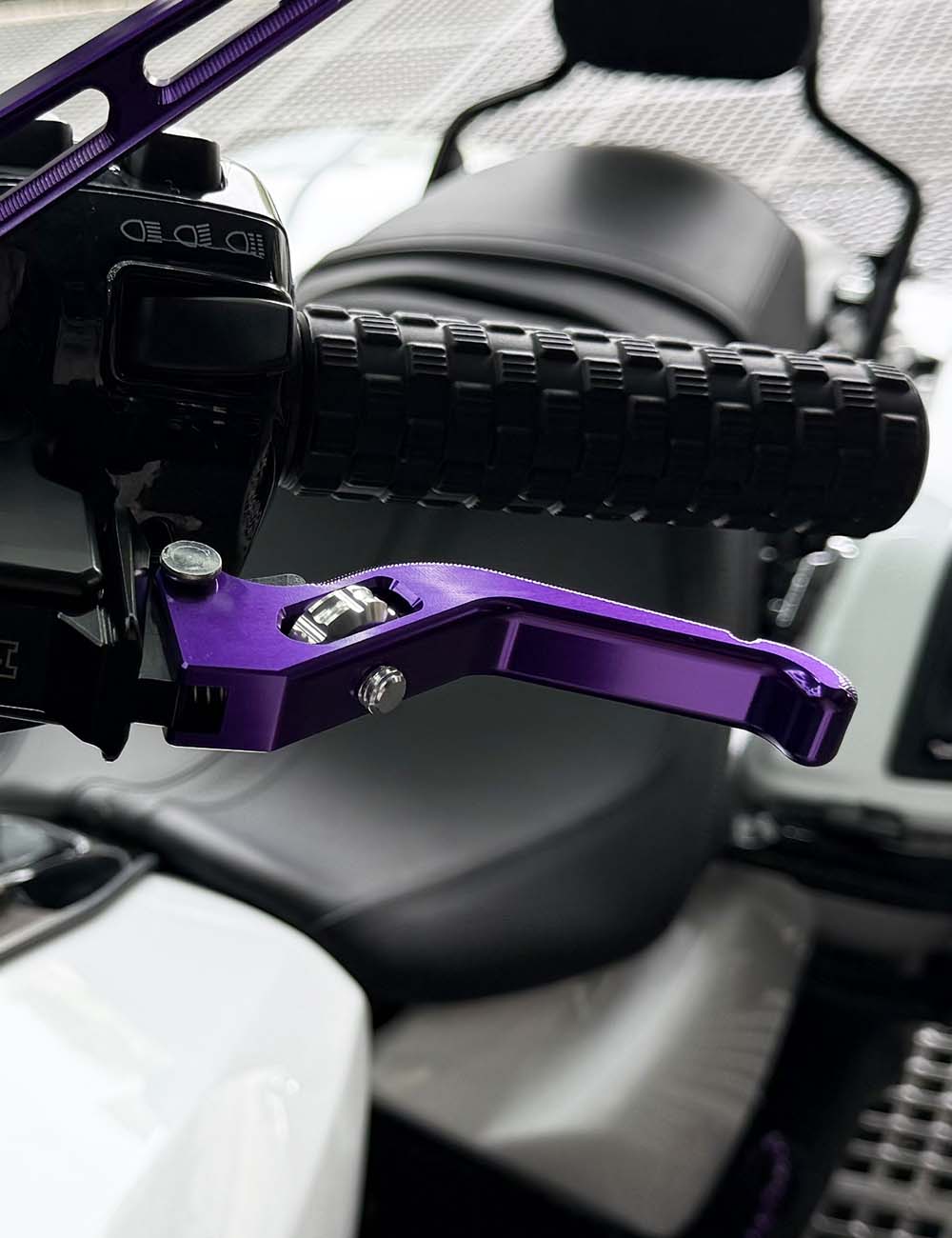 Adjustable 3-Finger Harley Brake Clutch Levers for 2024-after Touring 2025-after Softail - Image 4