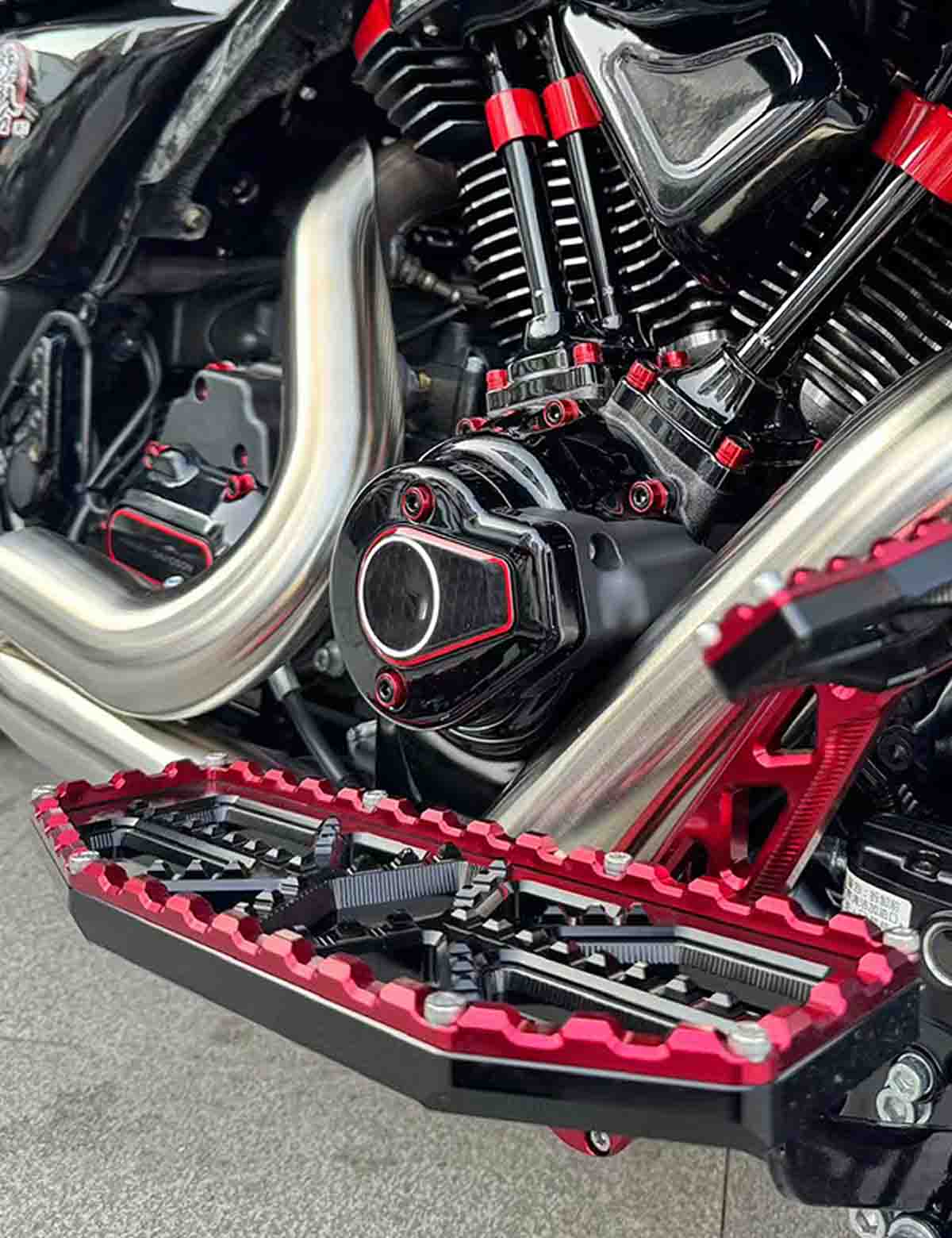 Driver Floorboards Footpegs | 2014-after Harley Touring Road Glide, Street Glide, Road King Models - Image 3