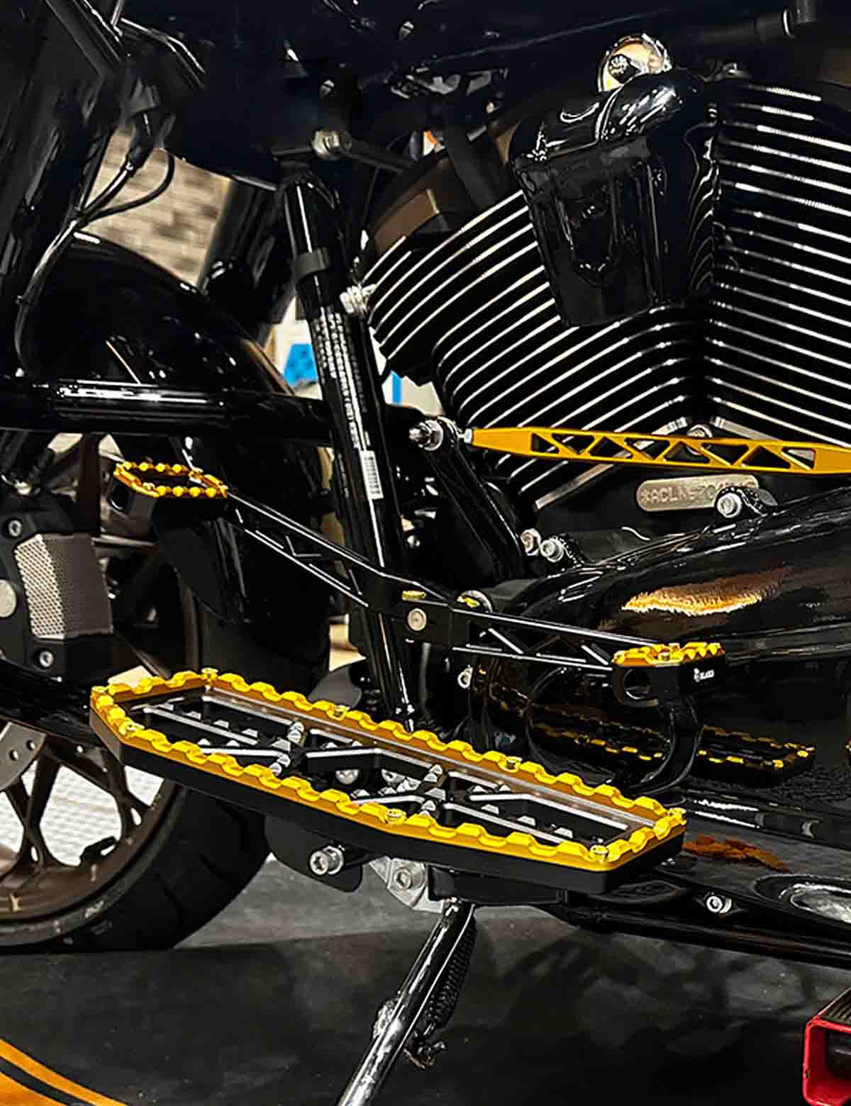 Gear Shift Lever Aluminium Alloy | Harley Front-Control Road Glide Street Glide Road King and CVO Models - Image 5