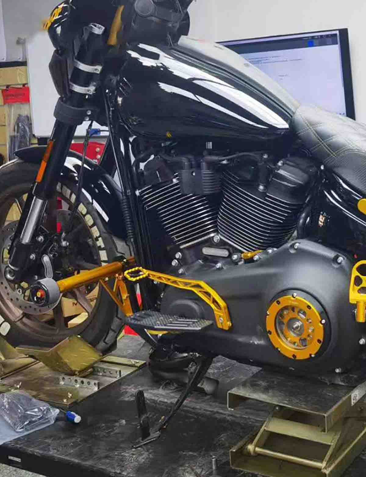Shift Lever & Shift Peg | 2018-after Harley M8 Softail Mid-Control Models - Image 4