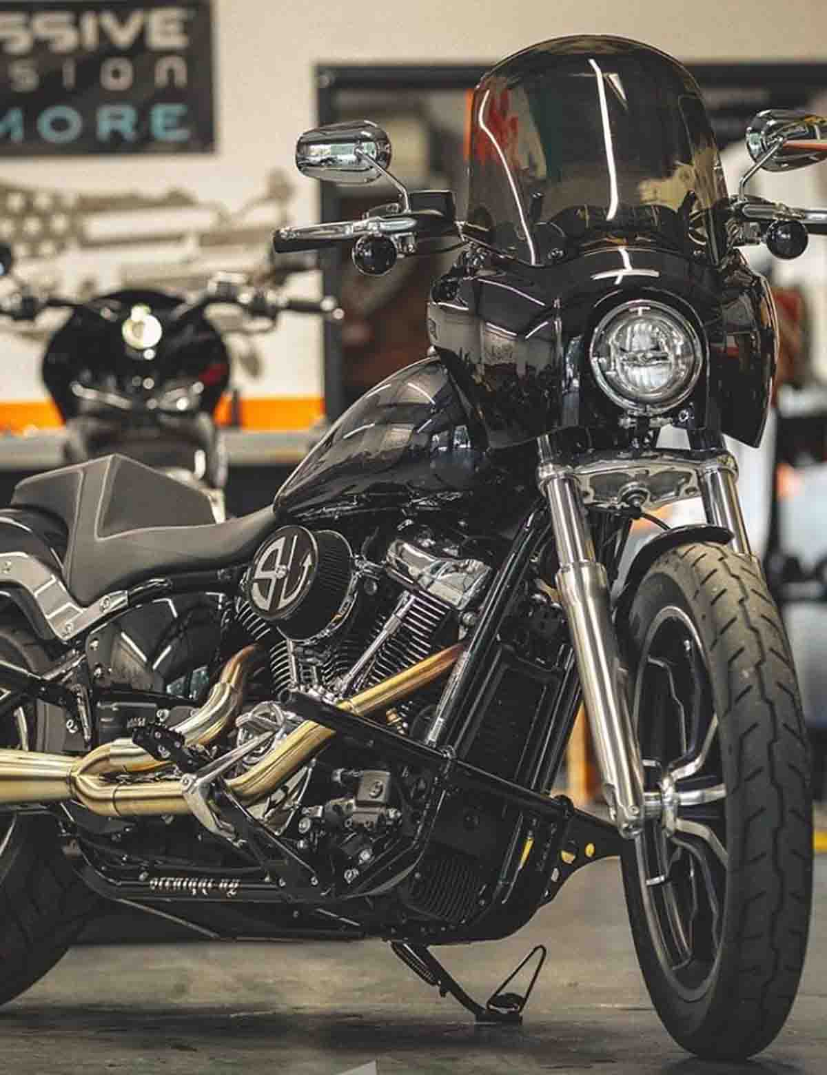 Crash Bar Engine Guard | TIG Welded Steel Highway Bar | Harley Softail Models Without Forward Controls Footpegs - Image 3
