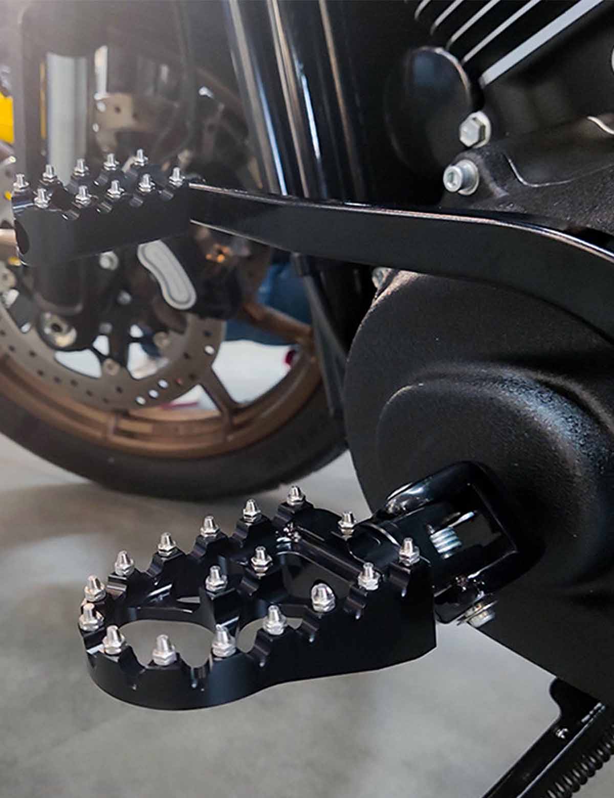 Anti-slip Lever Foot Shift Pegs CNC Aluminum Alloy | Harley Softail Low Rider S/ST Street Bob and Revolution Max Models - Image 2