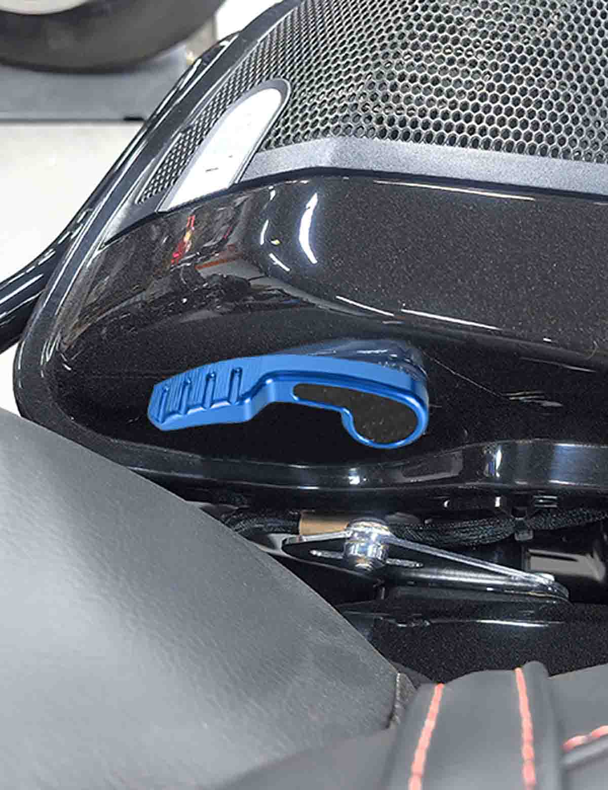 Motorcycle Saddlebag Latch Kit | Carbon Fiber&Aluminium Alloy | Saddle Bag Lifter | 2014-2026 Harley Touring - Image 5