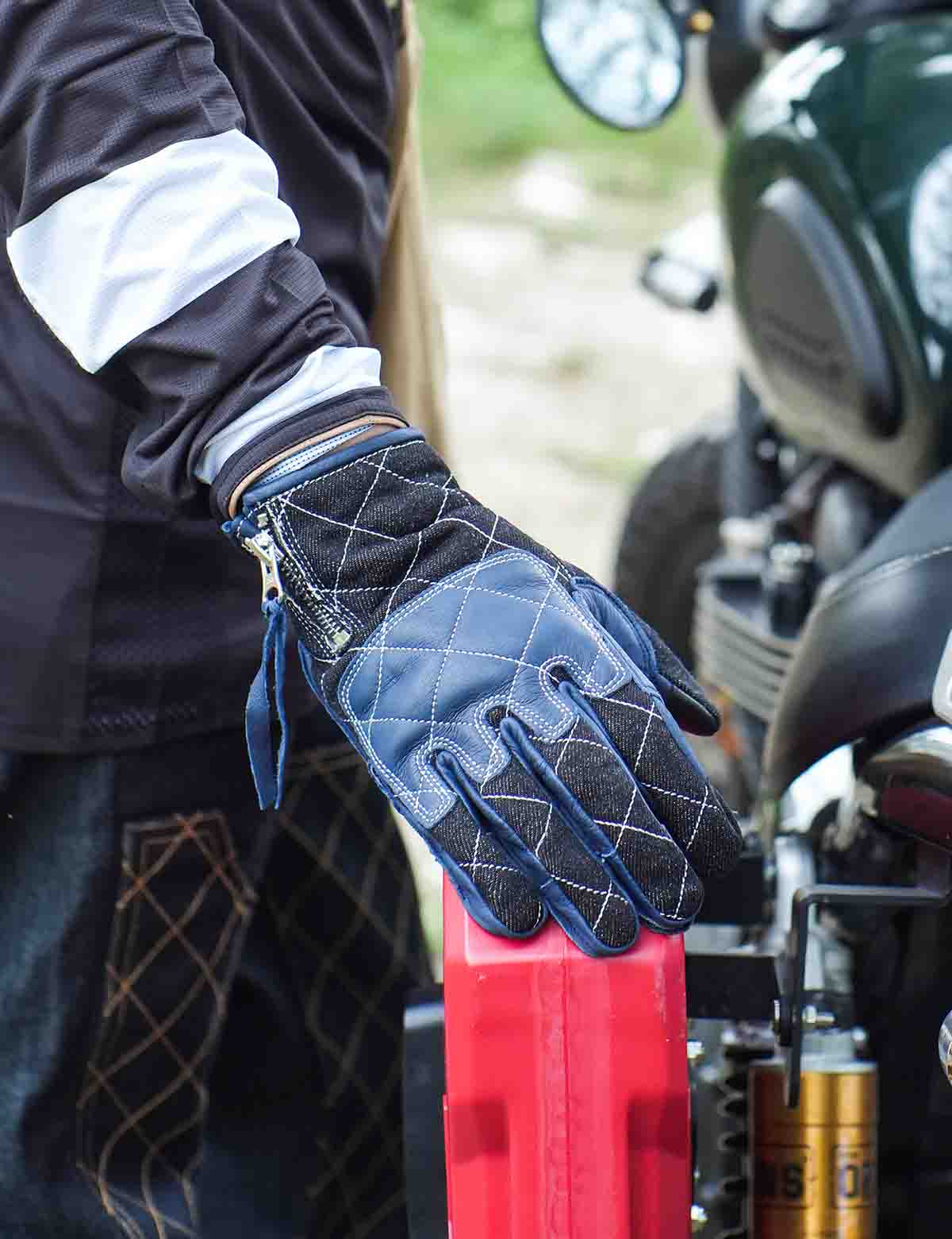 Retro Denim Style Deerskin Motorcycle Gloves | Touchscreen Shockproof for Men Women - Image 4