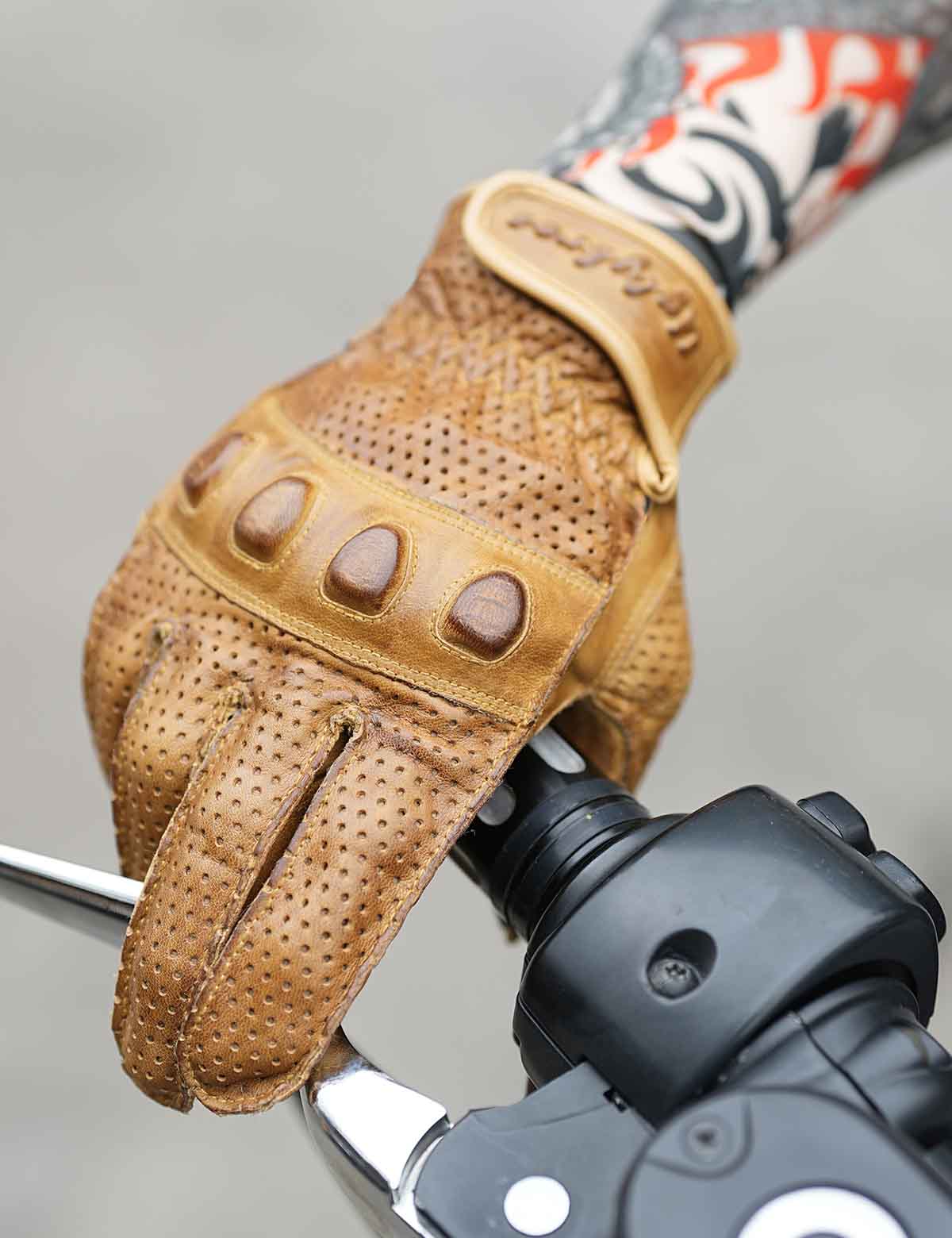 Retro Horsehide Motorcycle Gloves | Breathable Touchscreen Hard Knuckles for Spring Autumn - Image 7