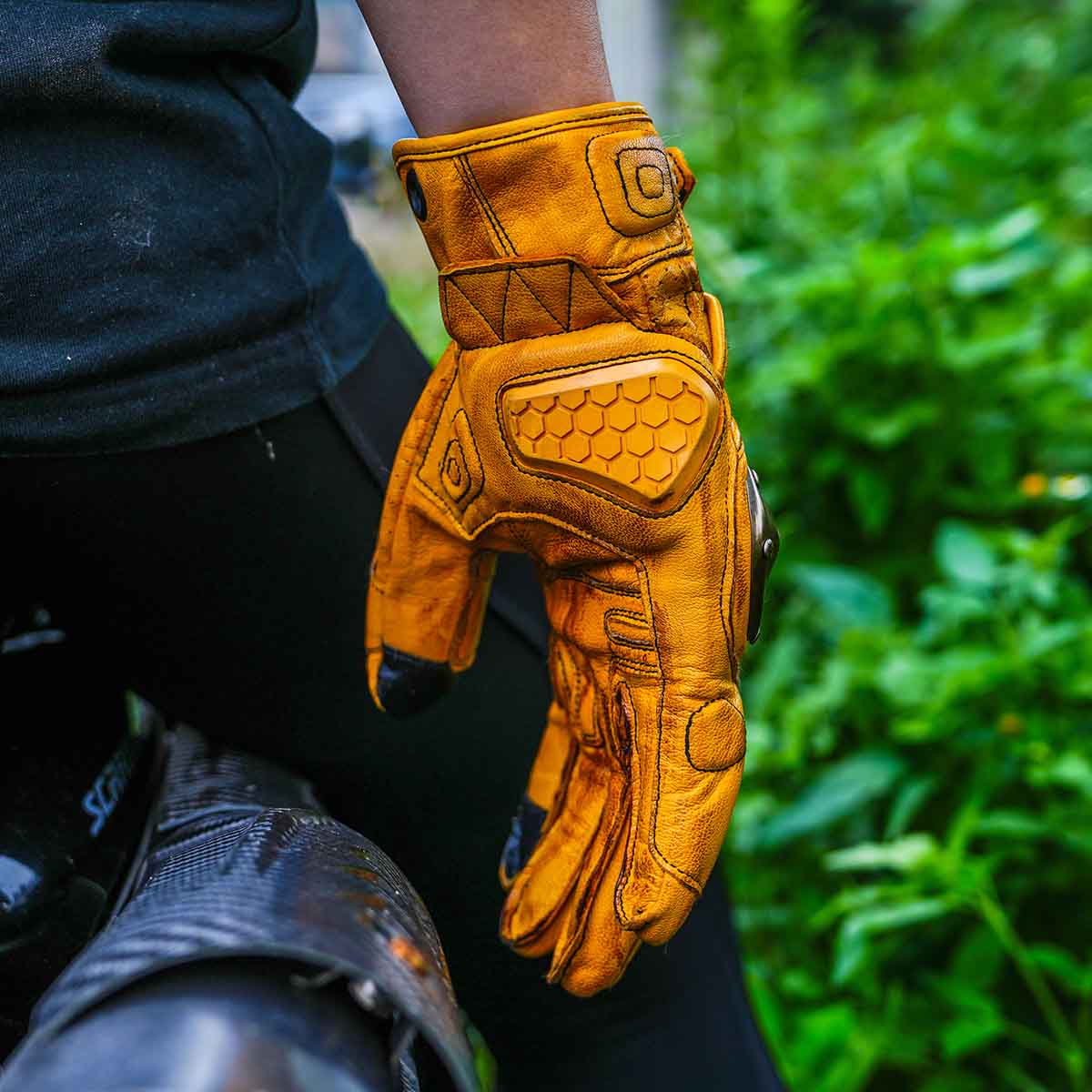 Retro Leather Motorcycle Gloves | Warm Waterproof Windproof Shockproof Touchscreen Hard Knuckles - Image 8