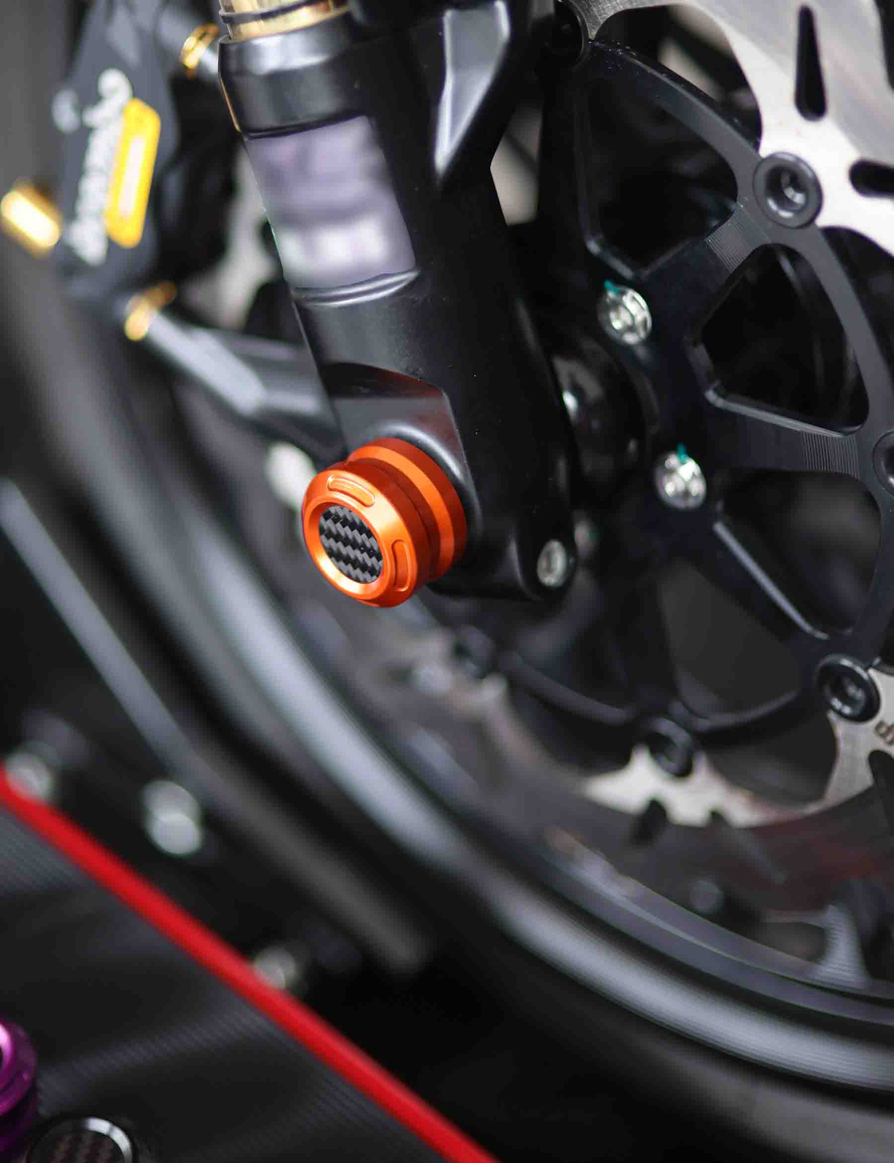 Front Axle Nut Cover Caps Carbon Fiber | CNC Aluminum Fits Harley 2023-after 121CVO Road Glide Street Glide ST, 117 Road Glide Street Glide - Image 6